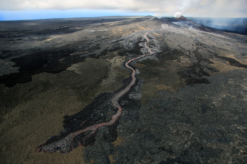 Illustration for article titled This Eruption Spells Gently Impending Doom For A Hawaiian Suburb
